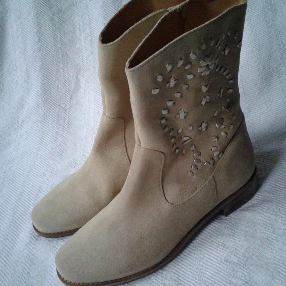 Jack Rogers Ankle Boots Ivory Embroidered Pull On
